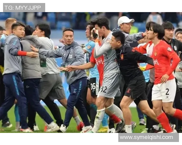 广州足球队比赛经验引发热议球迷对战术选择和球员表现展开激烈讨论